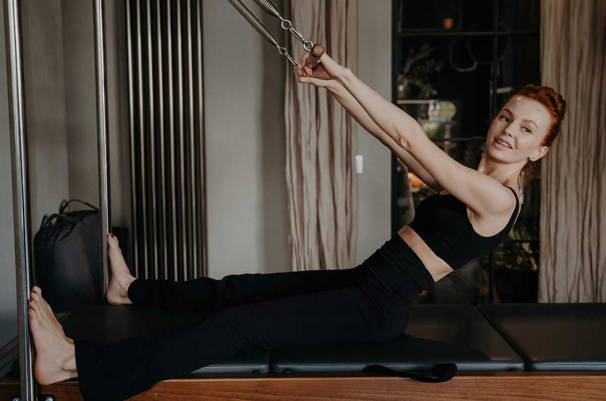 Ejercicio de Pilates Reformer en Active Pilates